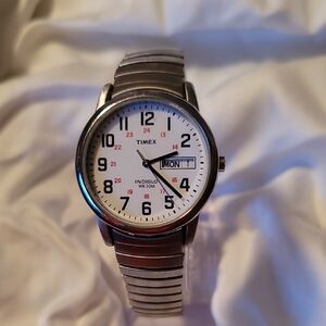 Timex Men's Easy‎ Reader 35mm Day-Date Watch Silvertone Case White Dial T20461